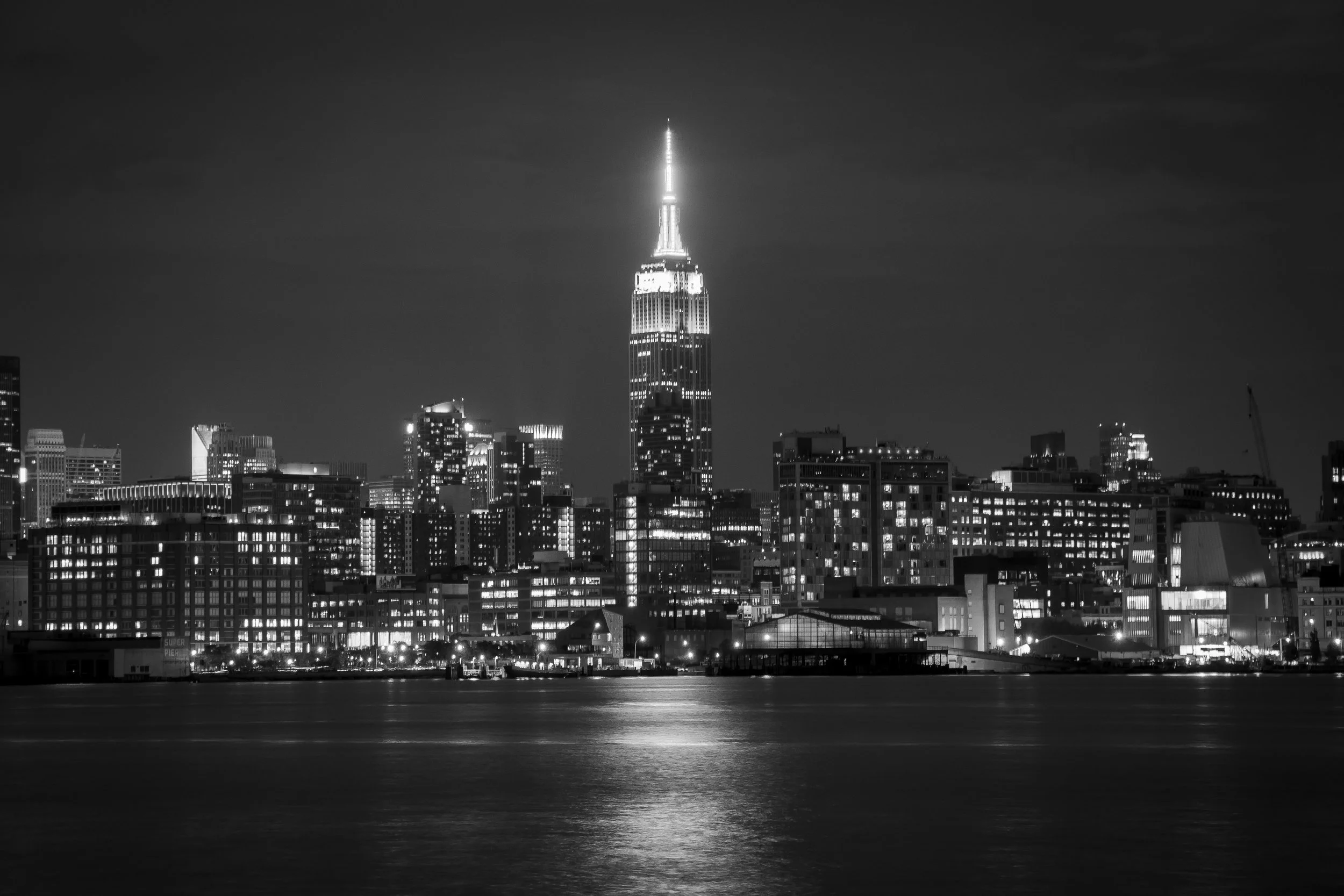 NYC from NJ b_w.JPG