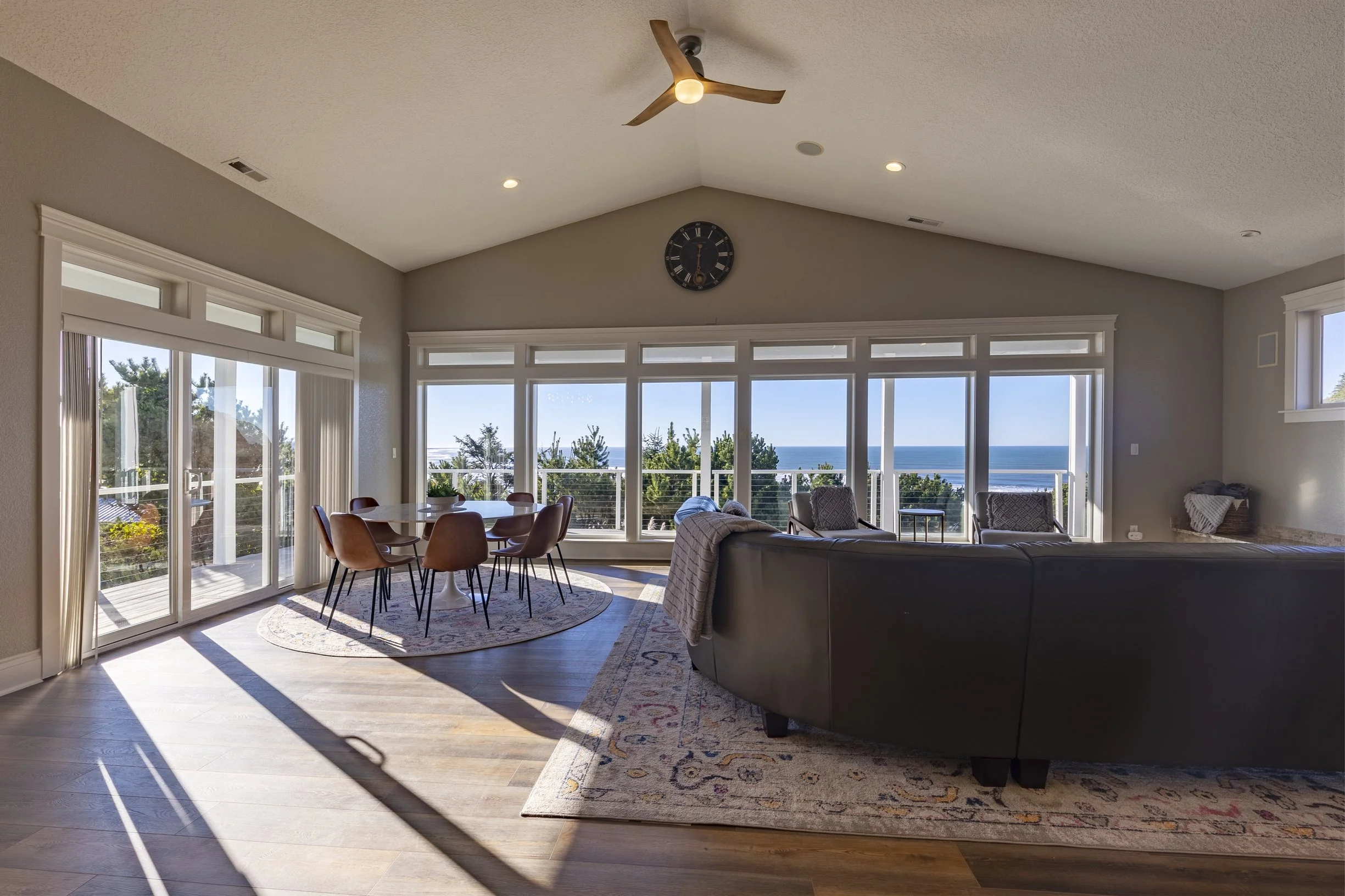 Luxury Oregon Coast Beachfront Rentals: Seaside Hotels - 8gnzhrf