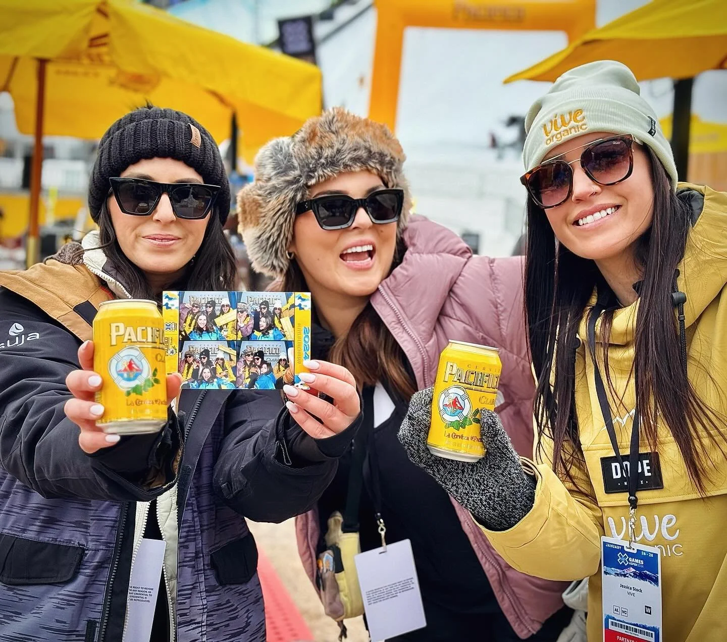 @xgames @pacificobeer @ear2earphotobooths @carusopresents @cogentworld @vive_organic 

This was definitely the place to be at the XGames!  The Pacifico Apr&egrave;s Basecamp was dialed in with an epic view of the half pipe! Love being apart of this g