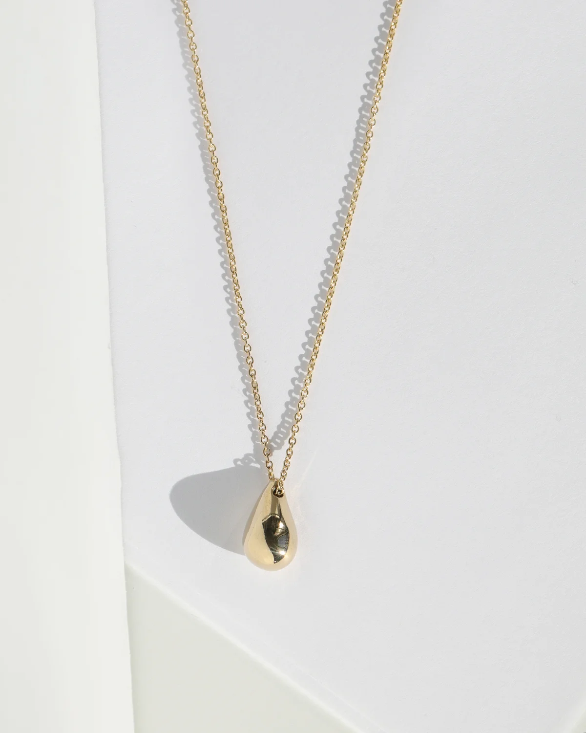 neck_tear_bronze_1.jpg