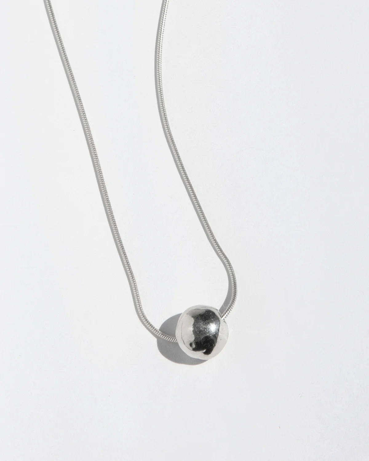 neck_pearl_silver_01b.jpg