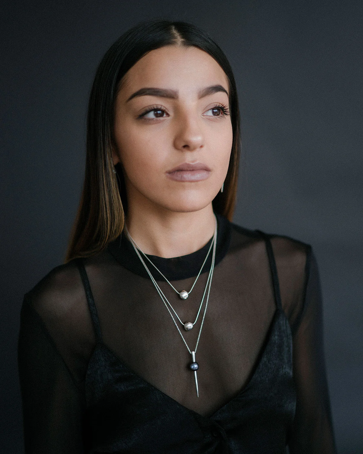 SilverPearlDaggerNecklace-WebLook1.jpg