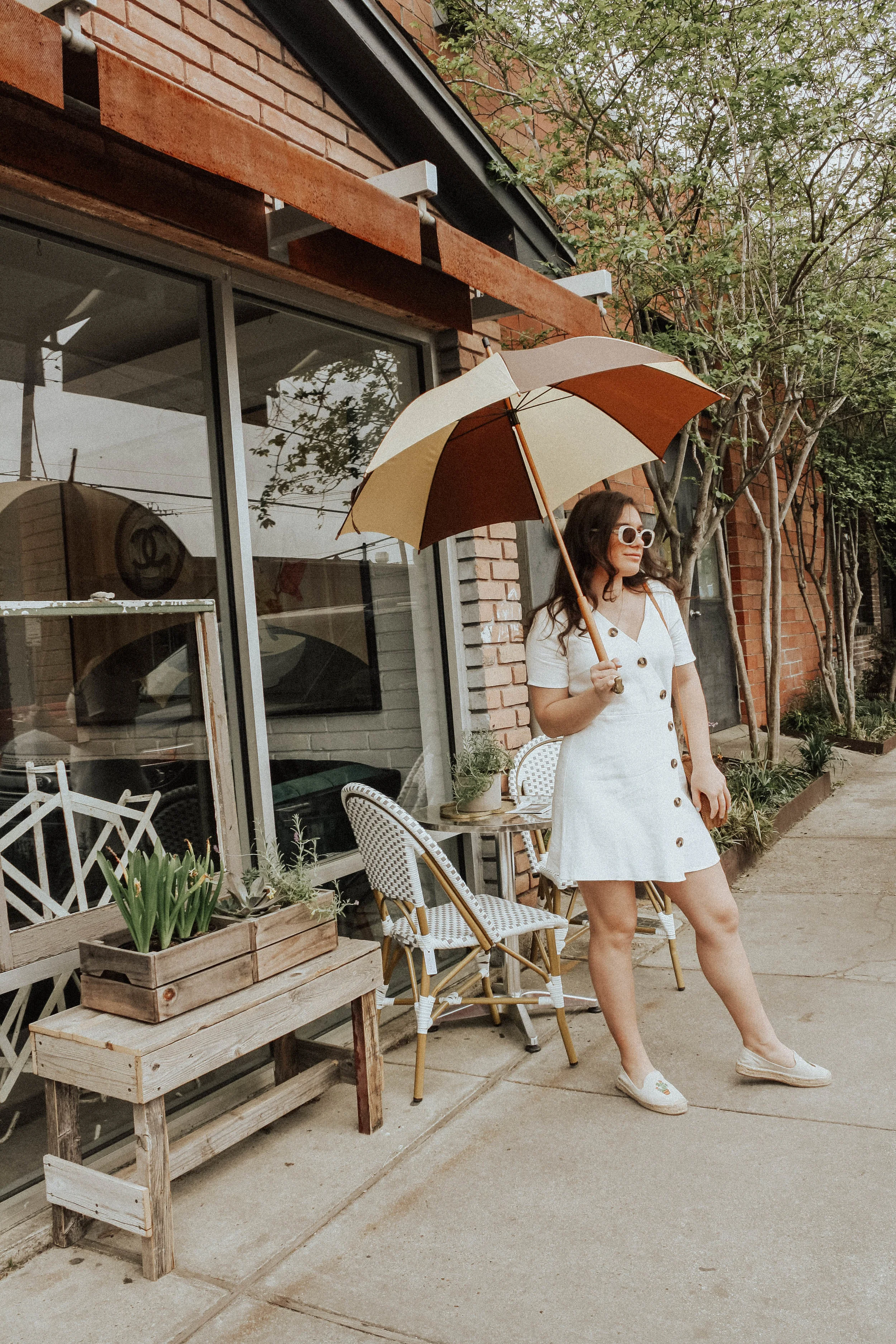 Sunglasses: Quay; Dress: Moon River; Purse: Cleobella; Shoes: Soludos