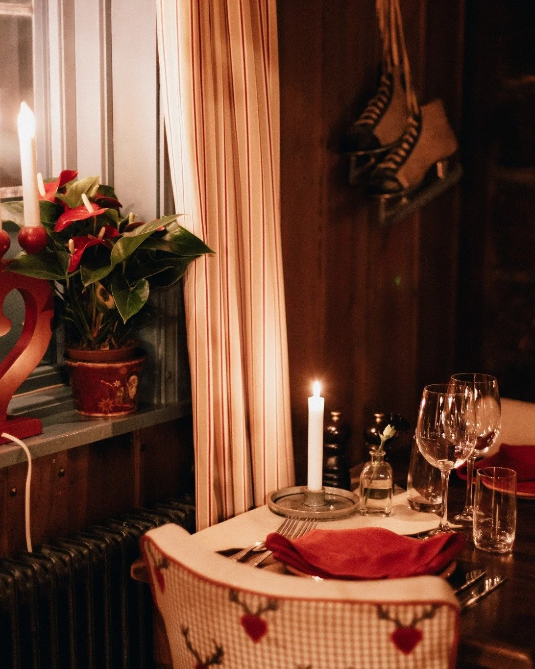 En magisk tid väntar, julborden börjar serveras 27 november och snart börjar det rullas köttbullar som aldrig förr! 🎄
Har du bokat årets julbord ännu? ❤️