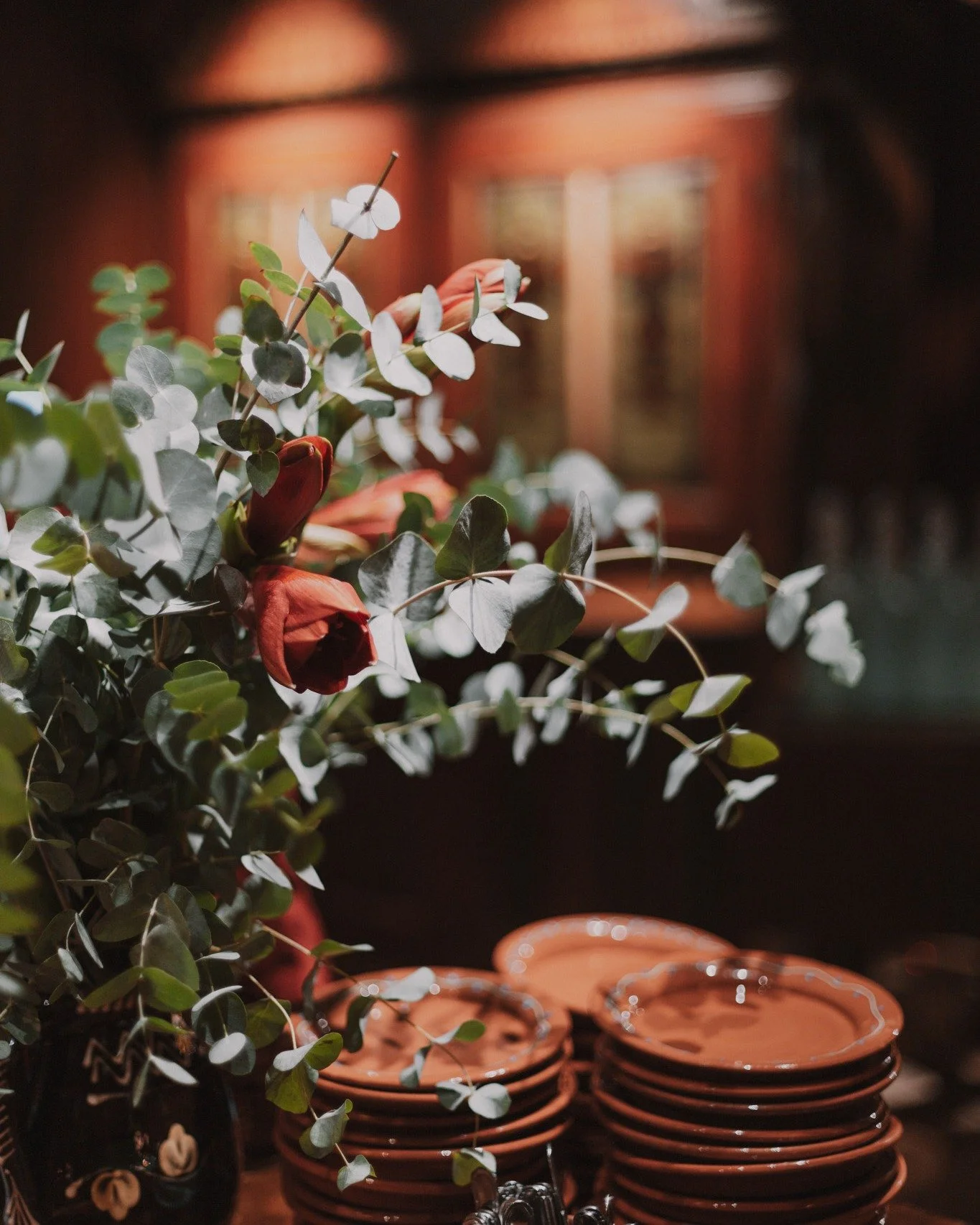 Julst&auml;mningen har verkligen hittat hem till Gammelg&aring;rden och vi vill s&aring; g&auml;rna dela den med er. 
V&auml;lkommen att boka bord till &aring;rets hemlagade julbord 🎄❤️
Och f&ouml;r er som vill g&ouml;ra kv&auml;llen full&auml;ndad,