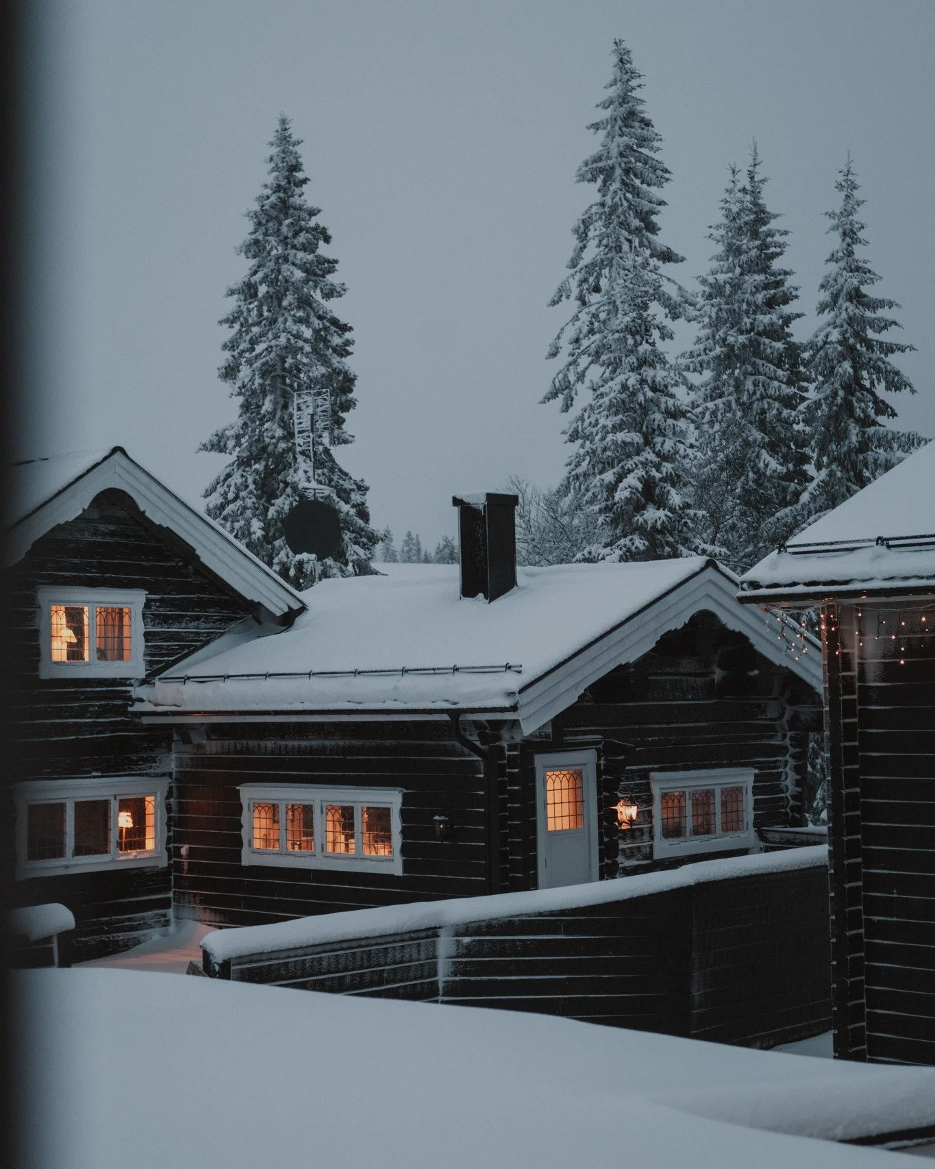 Januari &auml;r officiellt &ldquo;kasta-pj&auml;xorna-och-g&aring;-direkt-till-bastun&rdquo;-s&auml;song 🤭

Passera ocks&aring; v&aring;r viltrestaurang och boka in kv&auml;llens middag p&aring; v&auml;gen.
&Auml;r ni ett st&ouml;rre g&auml;ng som b