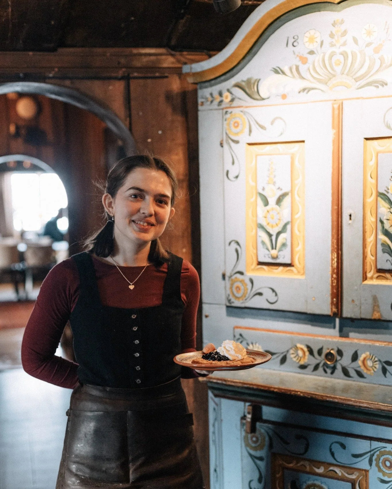 Varmt v&auml;lkomna in i v&aring;ffelmyset, idag &amp; imorgon 12.00 - 16.00 🌼