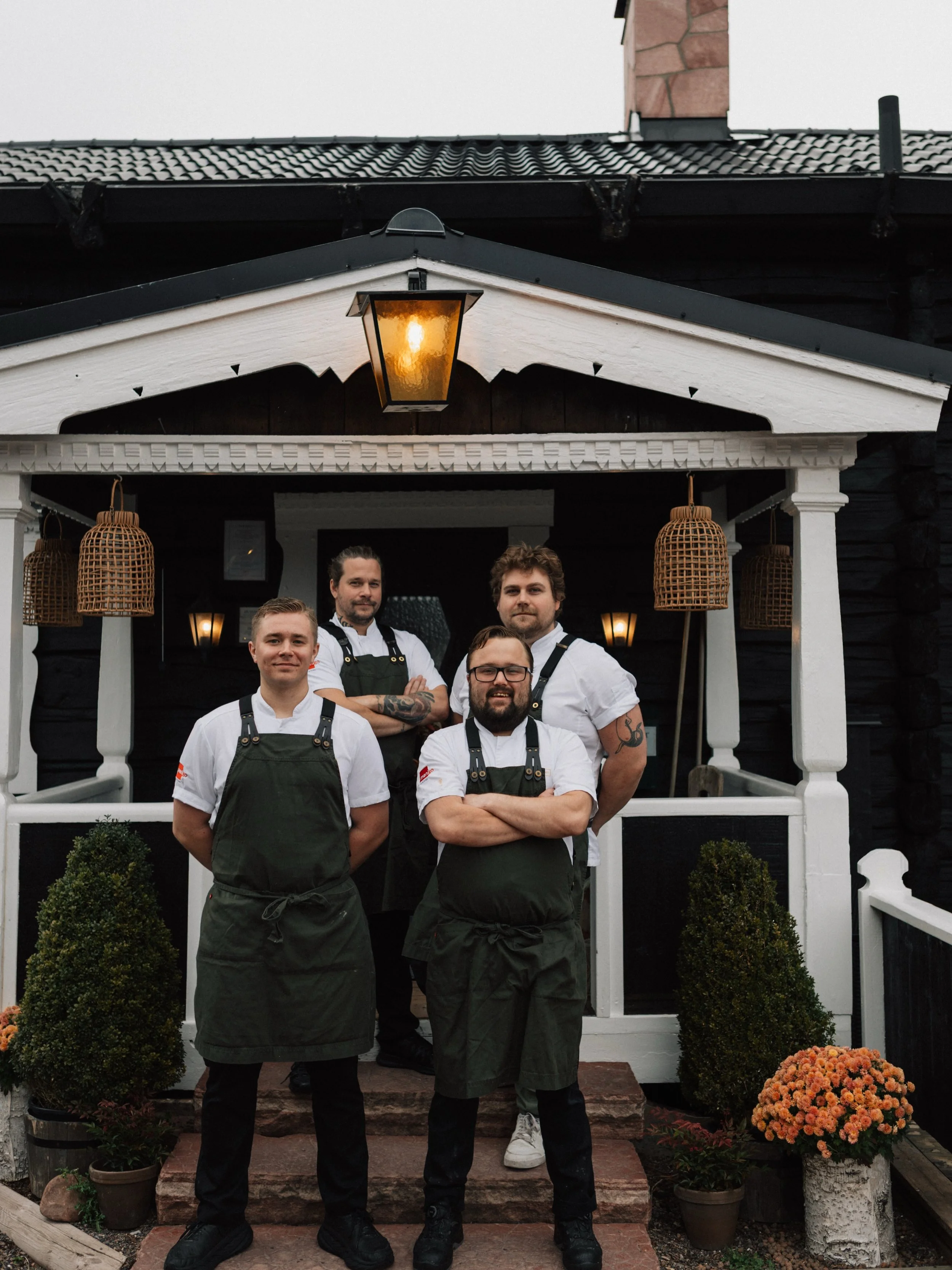 Lite fler bilder fr&aring;n &aring;rets vilthelg 🍂

Stort tack till Leonard f&ouml;r att du tog emot oss n&auml;r vi vandrade upp till @storfjallsgraven f&ouml;r en v&auml;rmande lunch framf&ouml;r brasan. En s&aring; otrolig plats p&aring; fj&auml;
