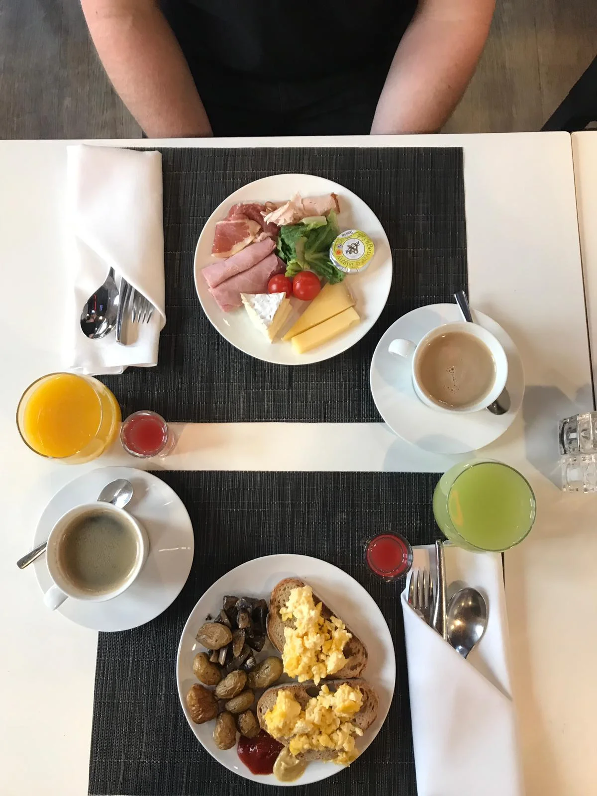 Breakfast with Mr Musings