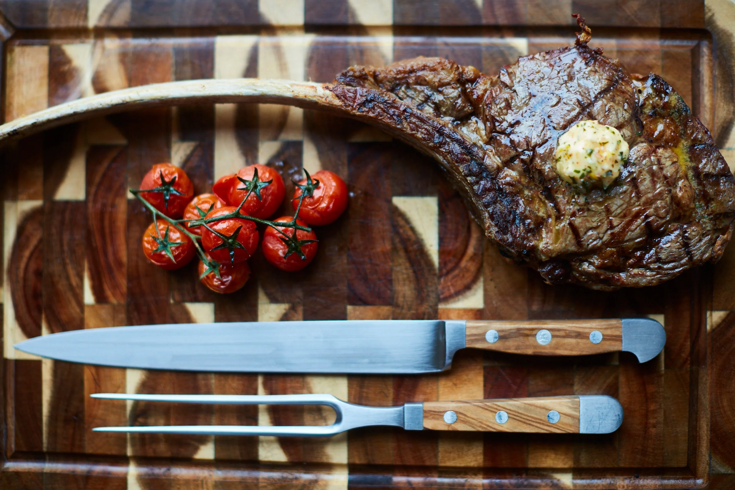 The+Colony+Grill+Room+-+Ayrshire+30+day+dry+aged+Aberdeen+Angus+Tomahawk+-+David+Loftus+%281%29.jpg