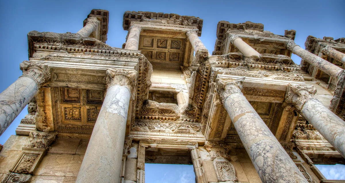 Michael_Morris_20110921_3037_Ephesus_1200px.jpg