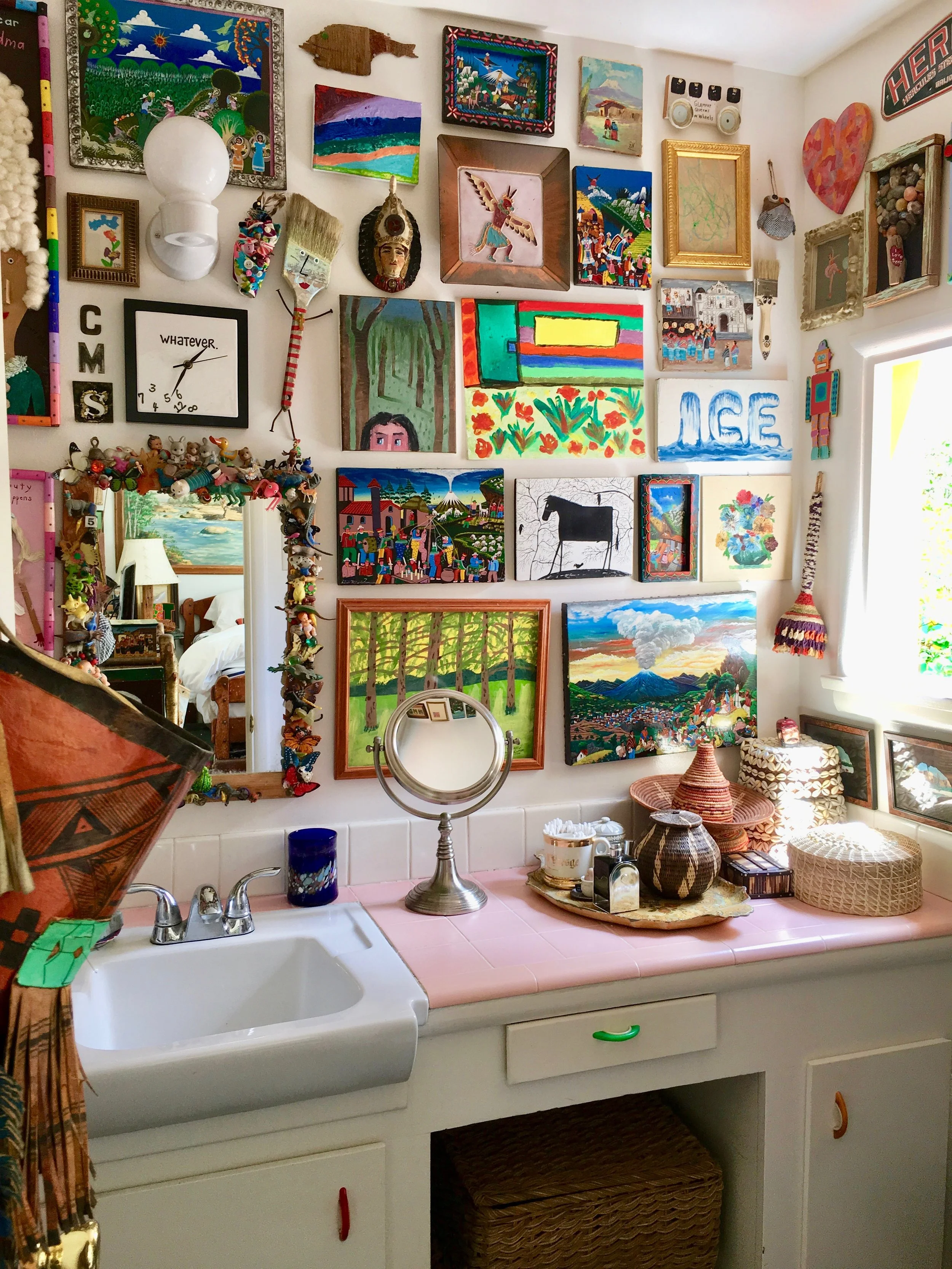 Warning. If you invite me over, and agree to my pleas to photograph your house, I'm going to be in all the nooks and crannies, ogling all your cool stuff.