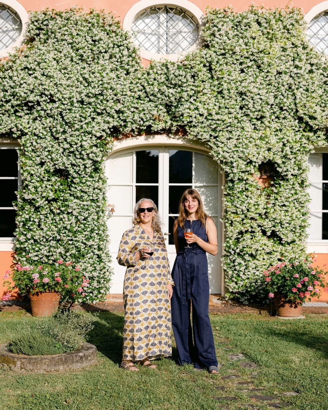 FRI-YAY!!
Island Hopper founders Tricia Heaton and Courteney McGowan

photo @charlottezacharkiw