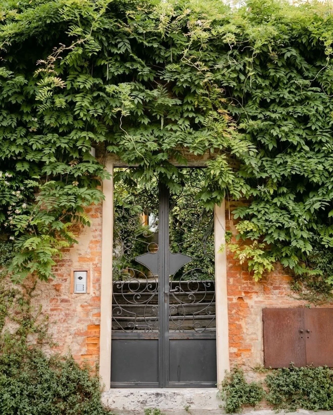 I first went to Italy in 1987 with two college friends, a backpack and a Eurail pass. The first place we landed was Venice. We slept in the gymnasium of a convent run by very strict nuns and strolled into Harry&rsquo;s Bar for drinks the way we Larry