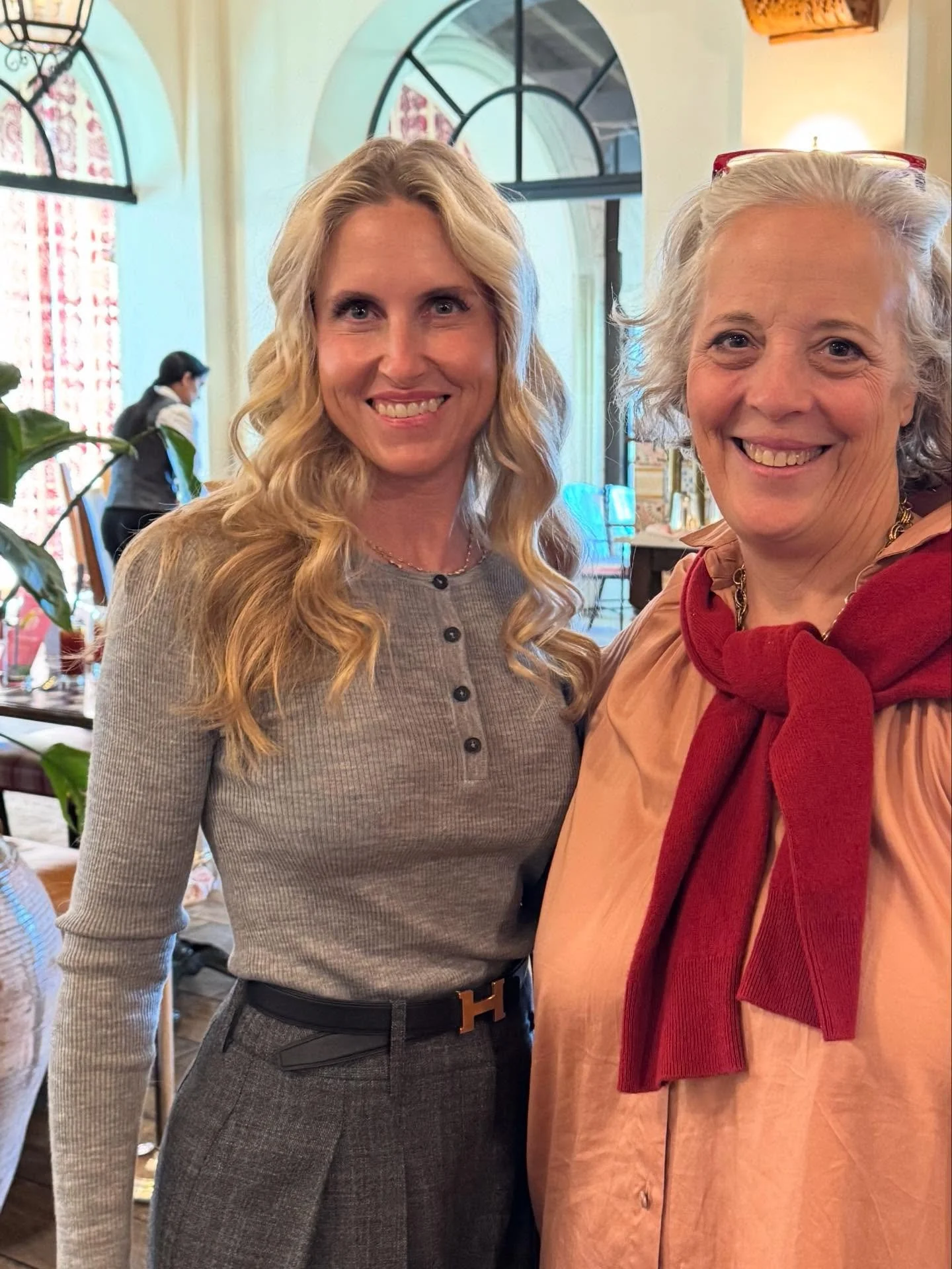 Such fun!! @sarahjwetenhall Absolutely  loved having lunch with Sarah and asking 20,000 hospitality questions. &hearts;️