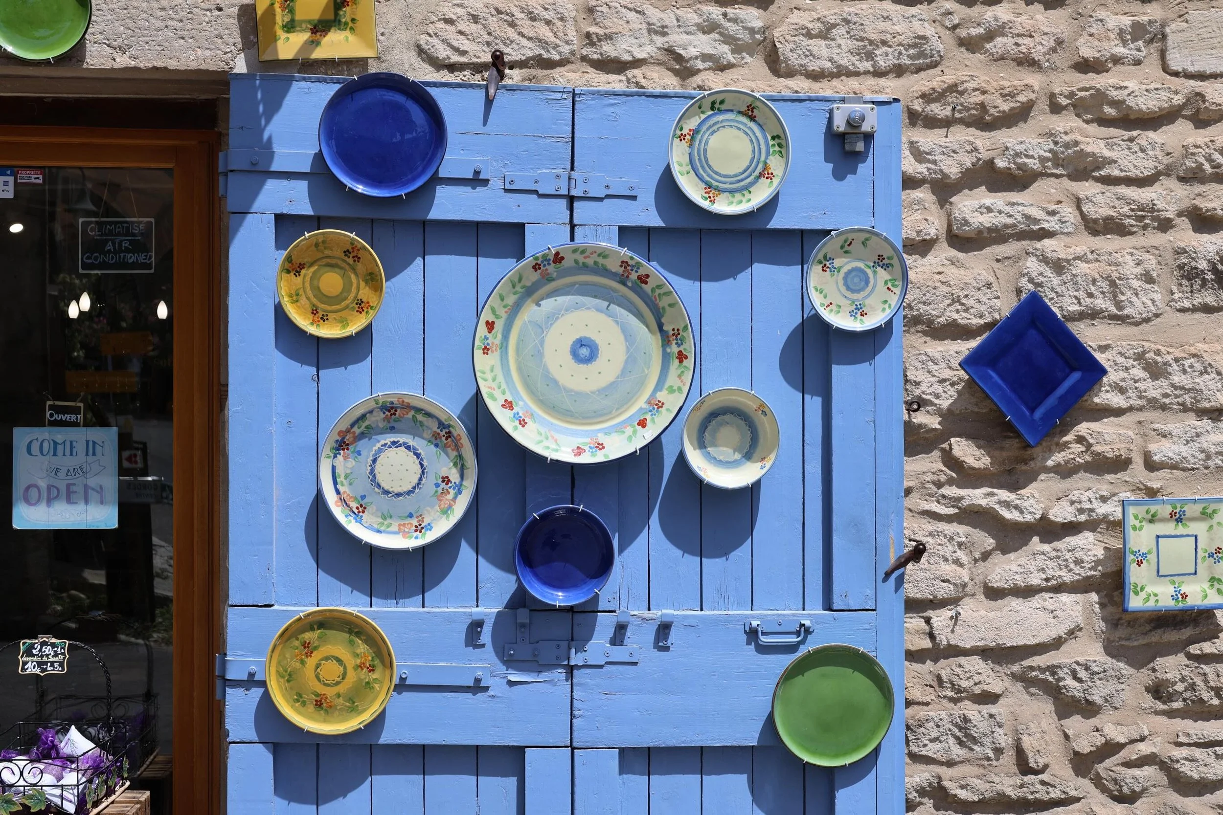 We have left beautiful Provence! Visiting new places and old favorites. We drove 4.5 hours east to our next adventure! En route to Gstaad and running into Island Hoppers en route!