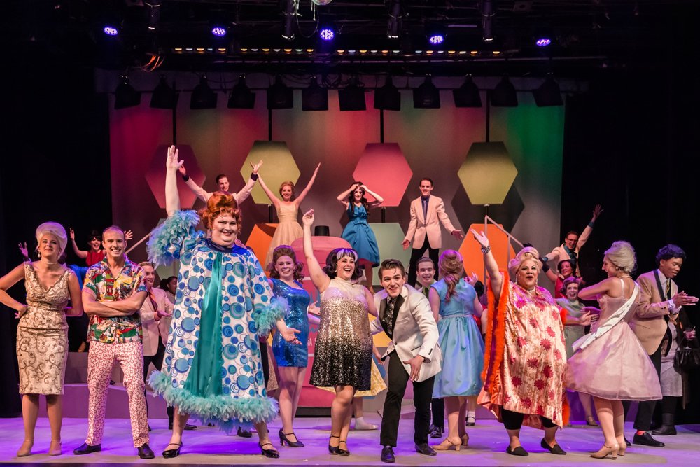 Sunset S Hairspray A Joyous 60s Youth Movement Wisconsin Theater Spotlight
