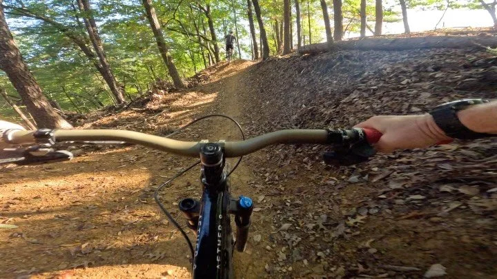 Black vs. double black ending of Bloodroot ✊🏼

The single black ending keeps the flow going with jumps, bike parky berms, and wider trail. 

The double black ending was built by our boy @ctravis161 and has been getting awesome reviews. Steep, full o