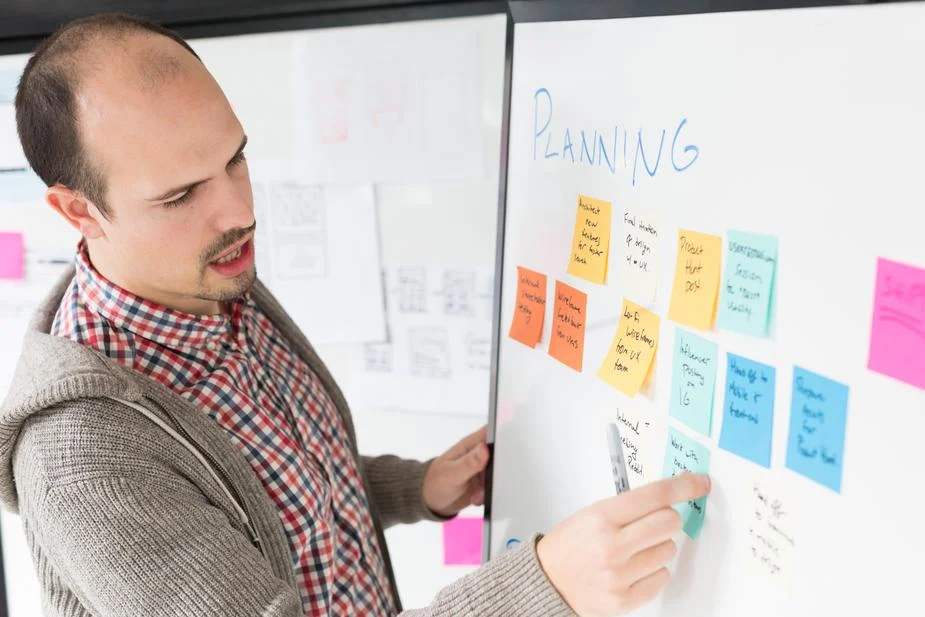 developer-leading-planning-session_925x.jpg