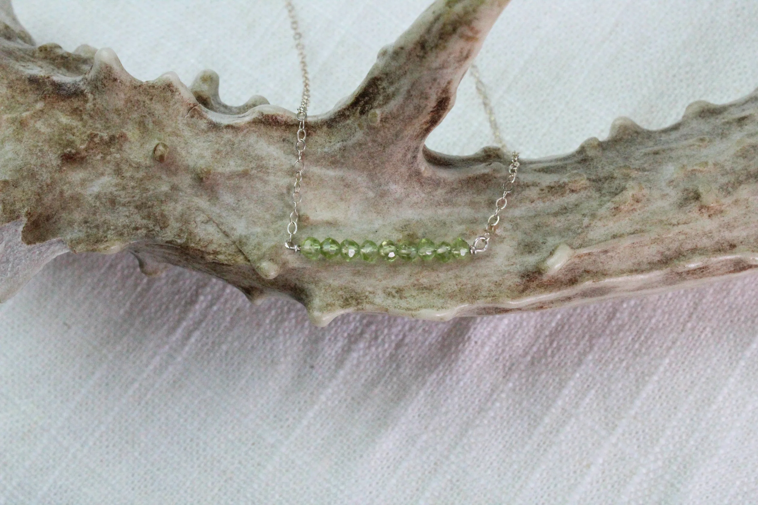 peridot round bar necklace 9.jpg
