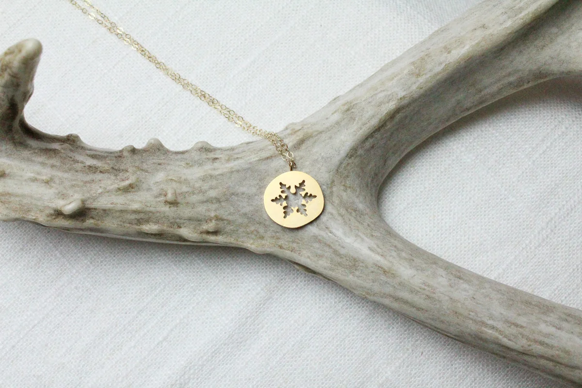 gold snowflake 2.jpg