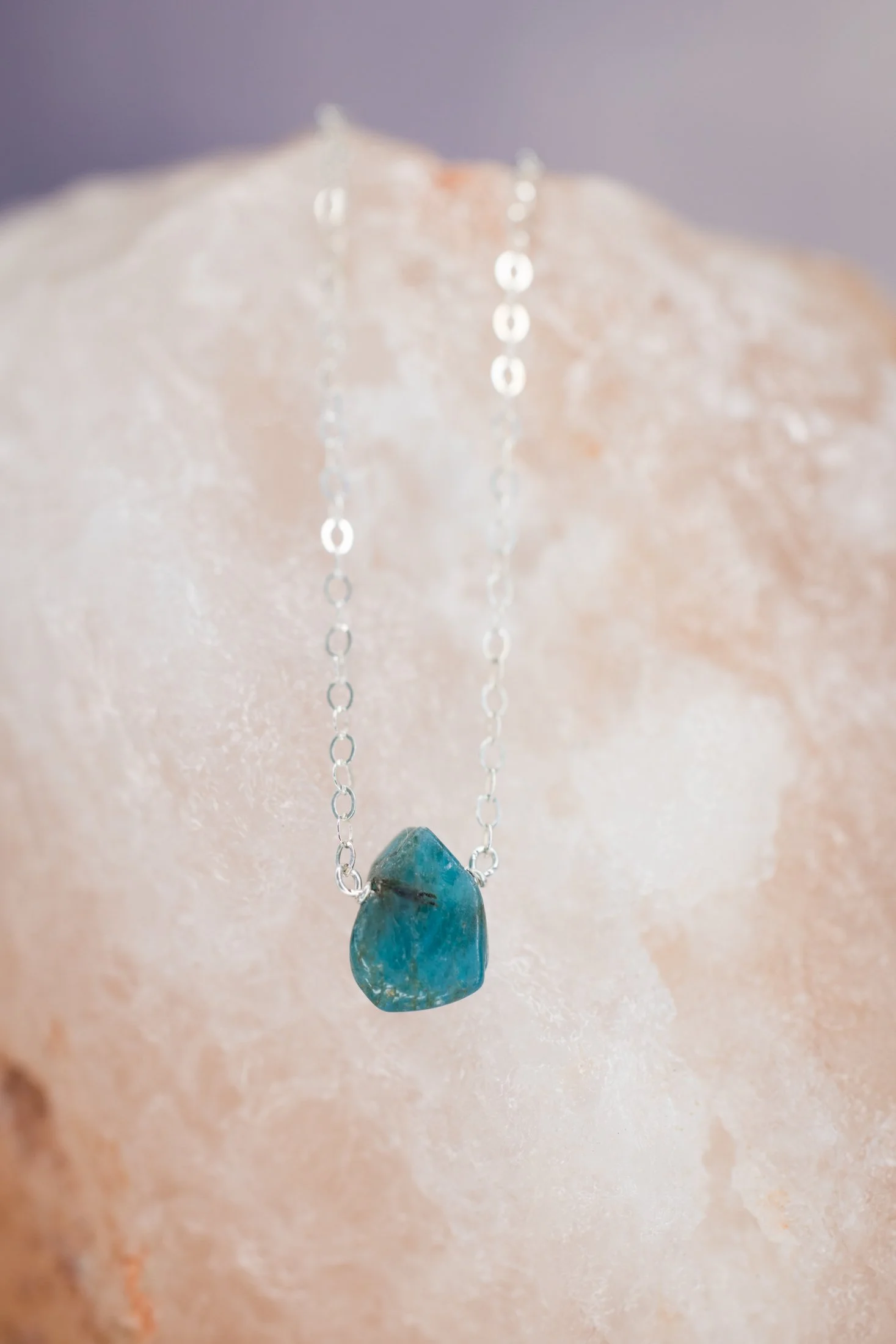 necklace-pendant-apatite-teardrop-silver.jpg