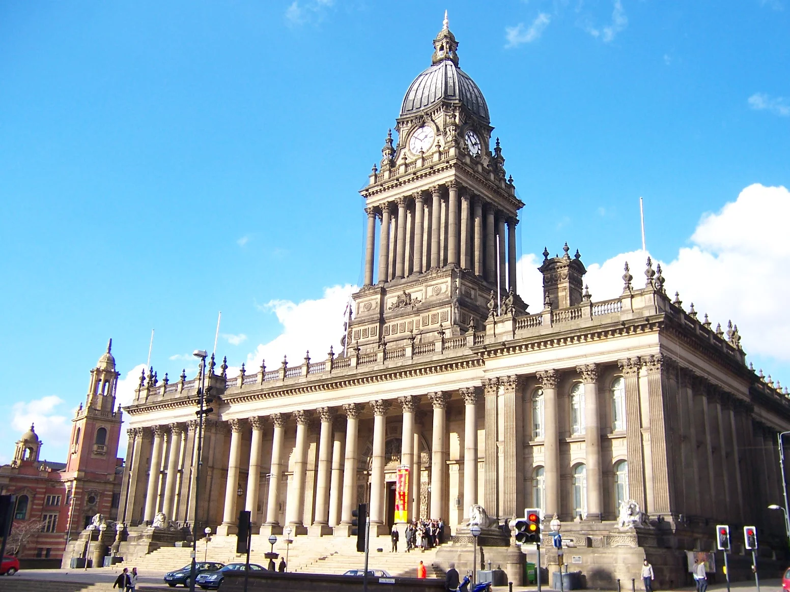 Leeds_town_hall.jpg