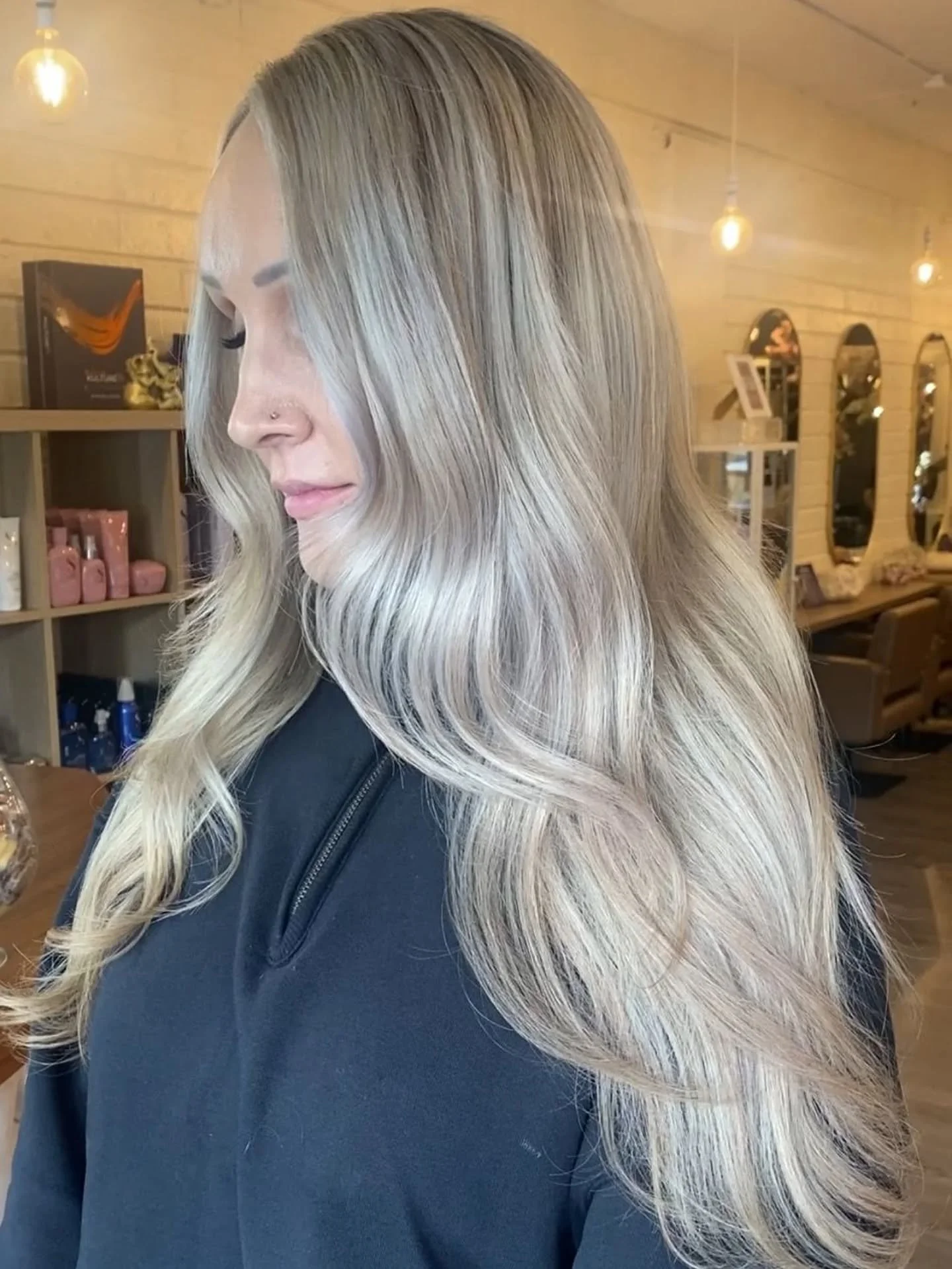 Swipe right to see this amazing hair transformation by our NEW senior stylist @style_by_angela0 😍

To book an appointment with Angela drop us a DM and we will get you booked in for your free consultation💖

#gorgeouslocks #gorgeouslocksgalway #trans