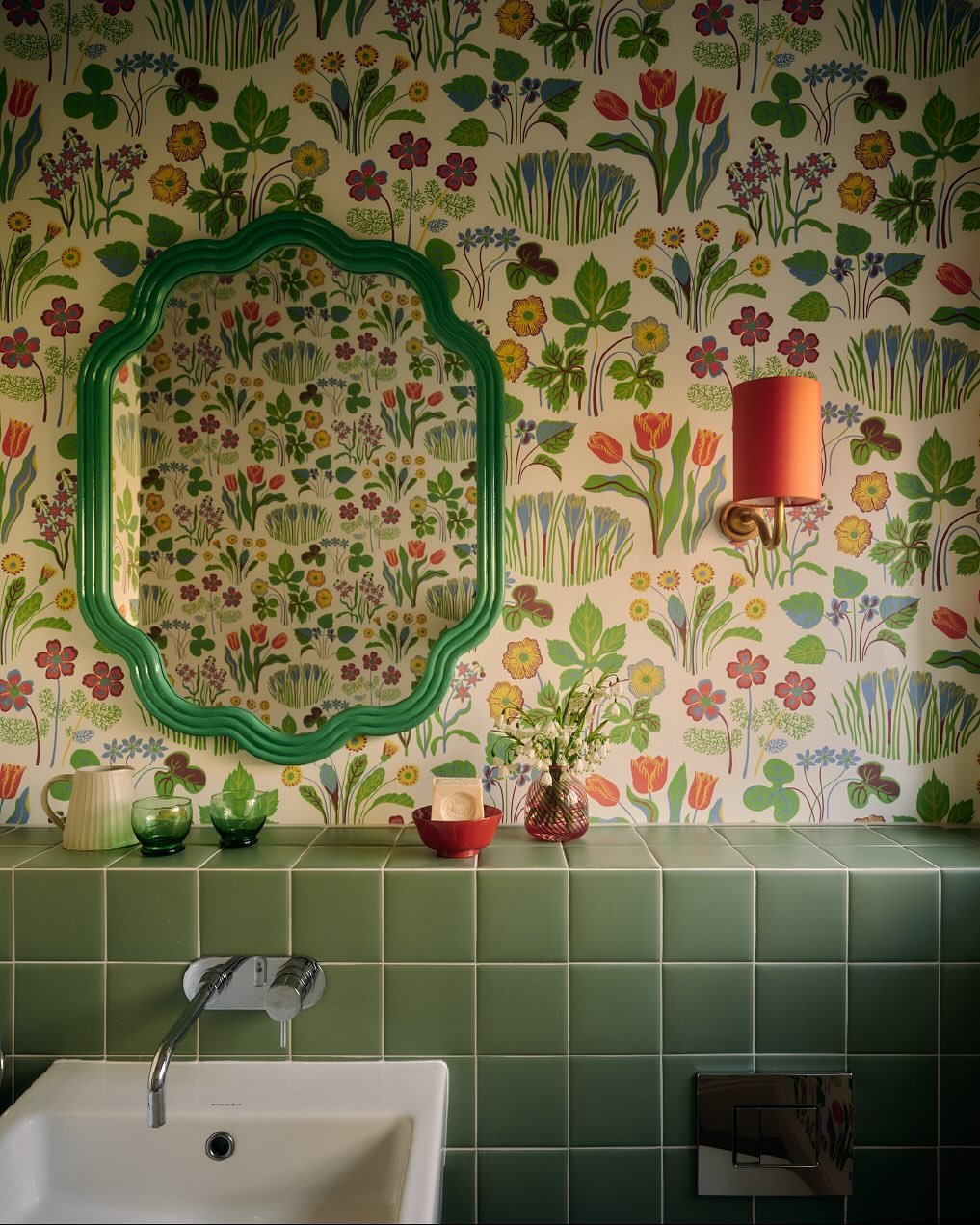 A cloakroom with a secret coat cupboard, all wrapped in Josef Frank&rsquo;s V&aring;rklockor paper. This paper was designed in 1940 and still feels contemporary and uplifting 85 years on. 

Photographer - @jasperfry