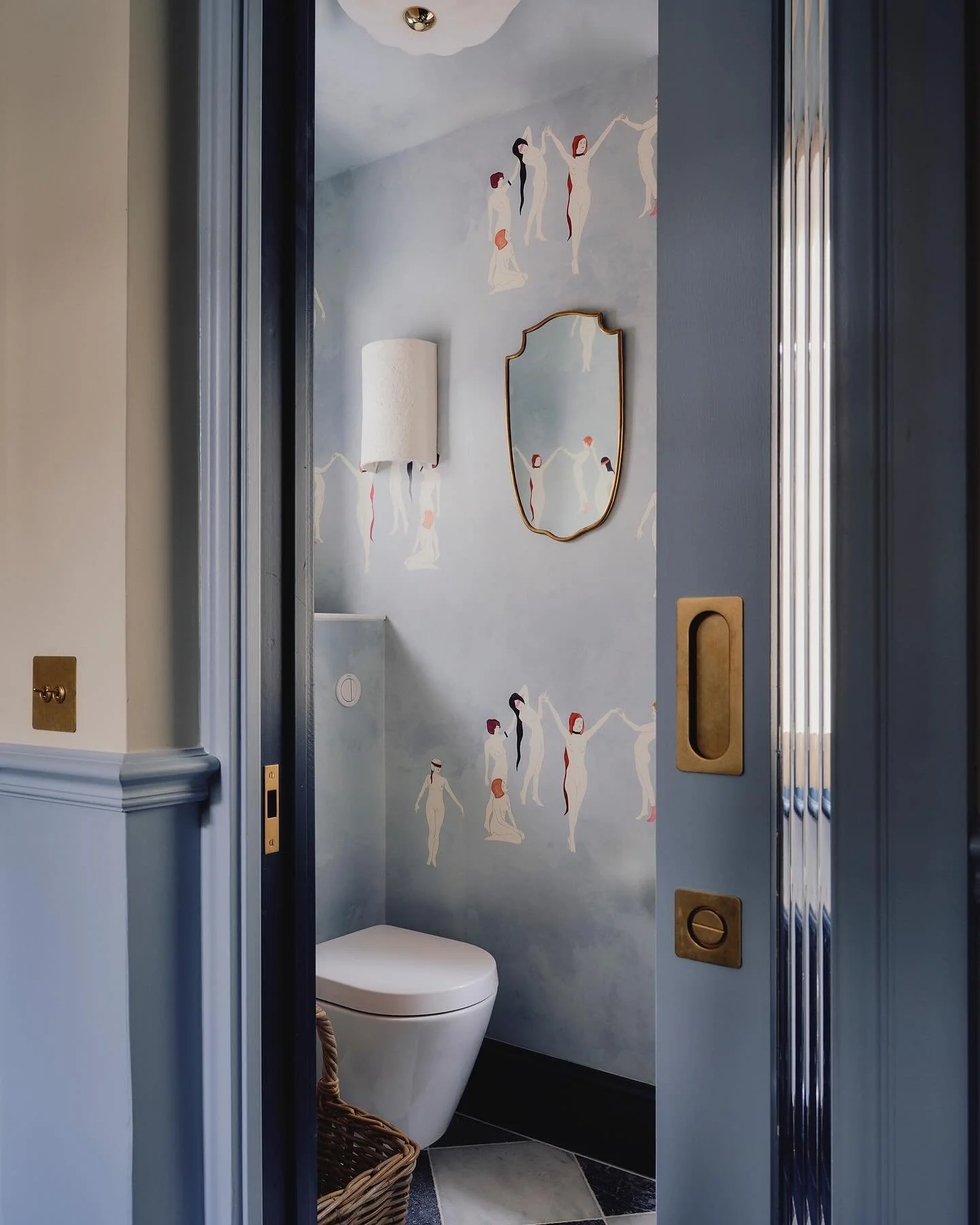 Blue and green should always been seen ✨

Photographer - @dean.hearne 
Interiors - @lizziegreen.co