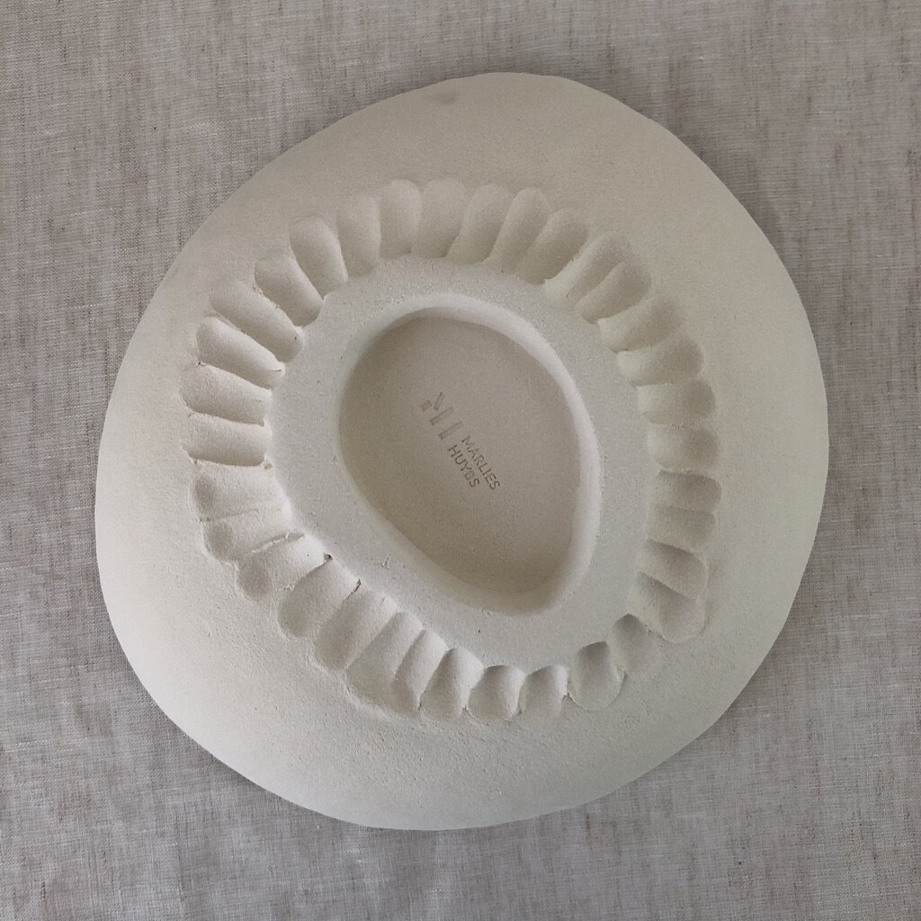 XL_moon_bowl_curved_onder.jpg