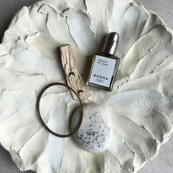 Carnation Vessel Large_style_close.jpg