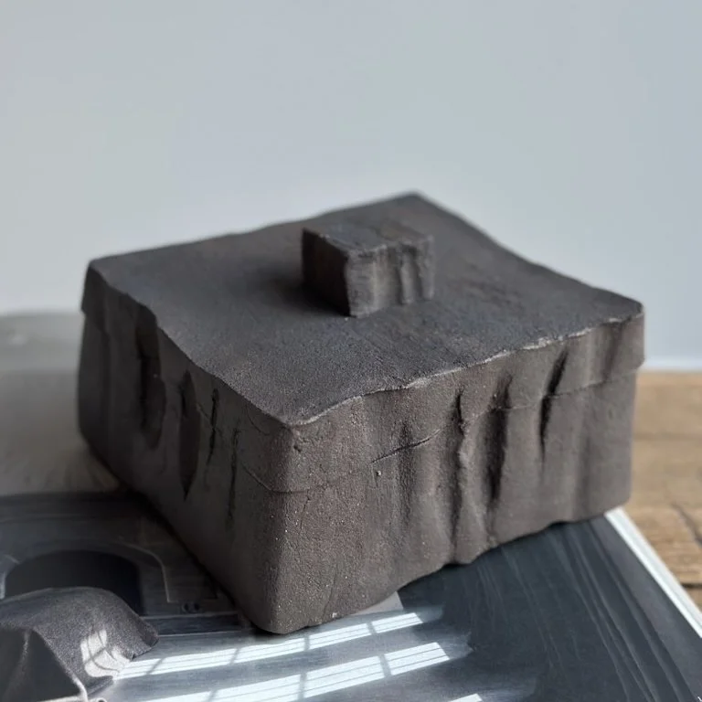 Piringa Box M_style.jpg