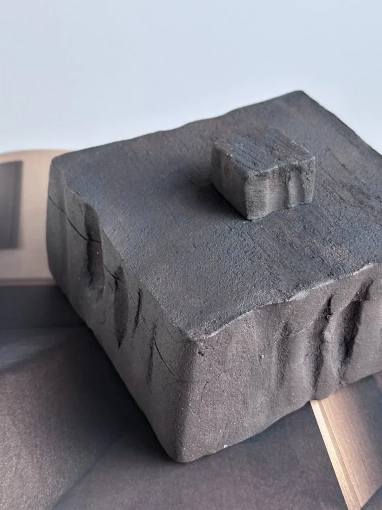 Piringa Box M_style_close_vert.jpg