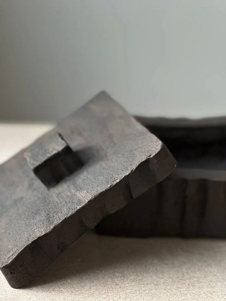 Piringa Box M_close_vert.jpg