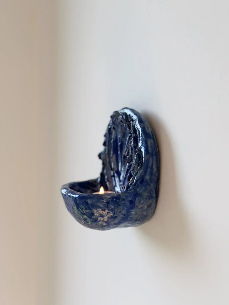 Wai Ritual wall object_tea_zij_vert.jpg