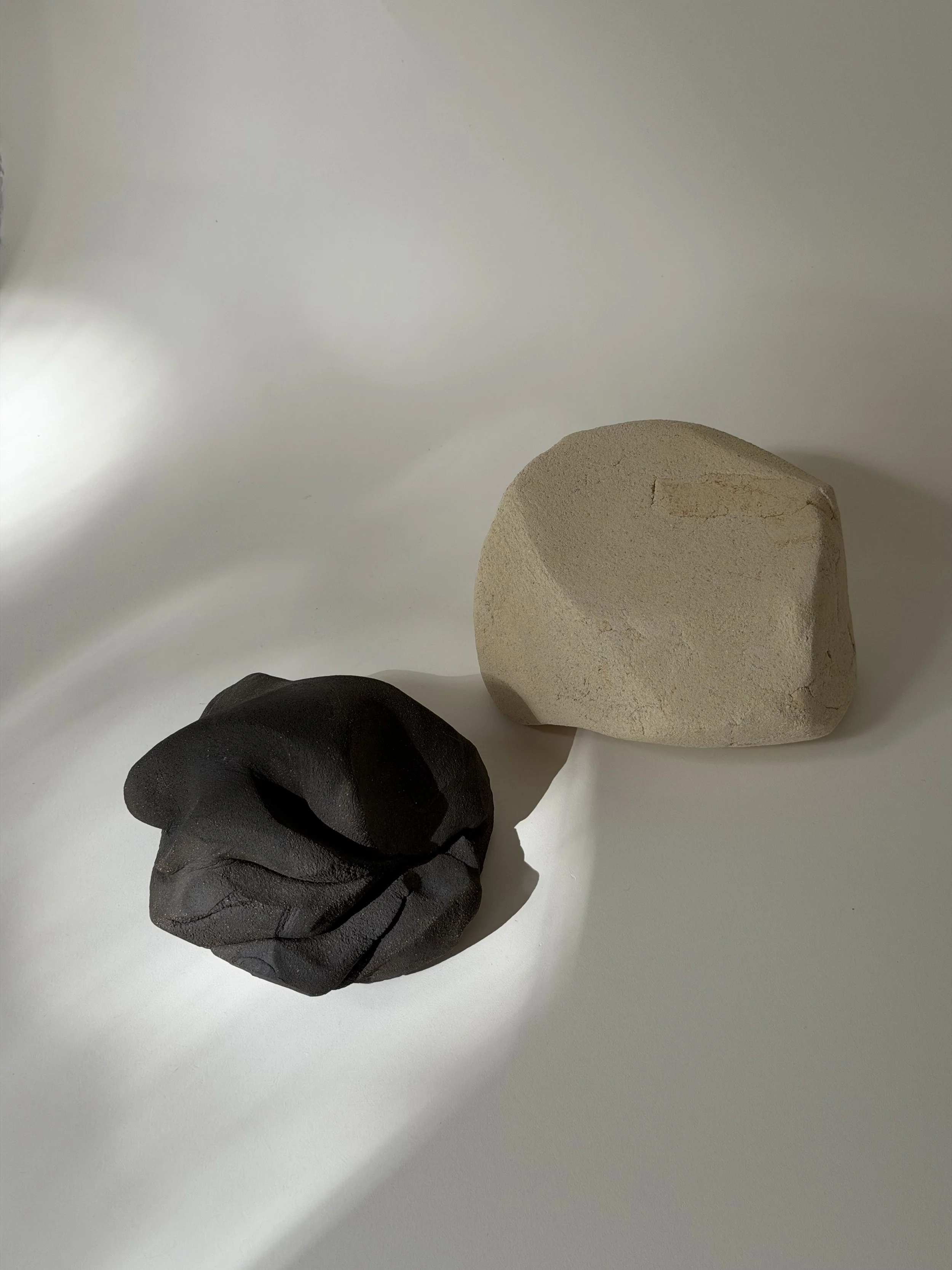 Kōhatu maumahara_Pouri Sculpture.jpg
