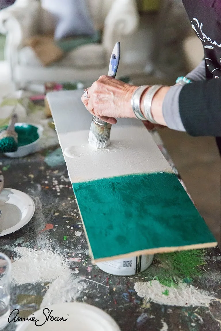 Annie-Sloan_workshop_11_6_15_49.jpg