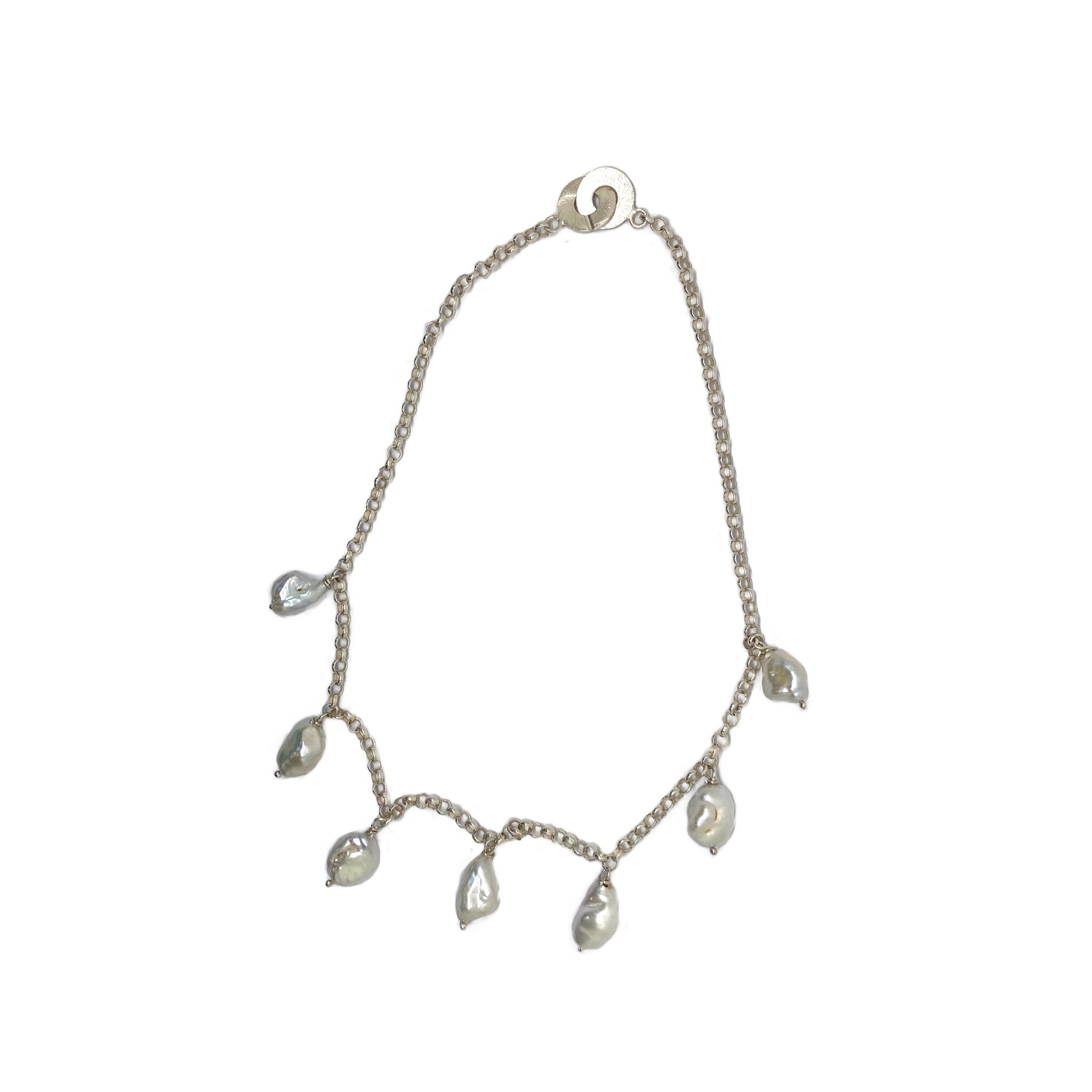 Baroque pearl drop necklace 