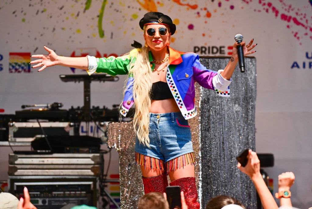 gaga.jpg