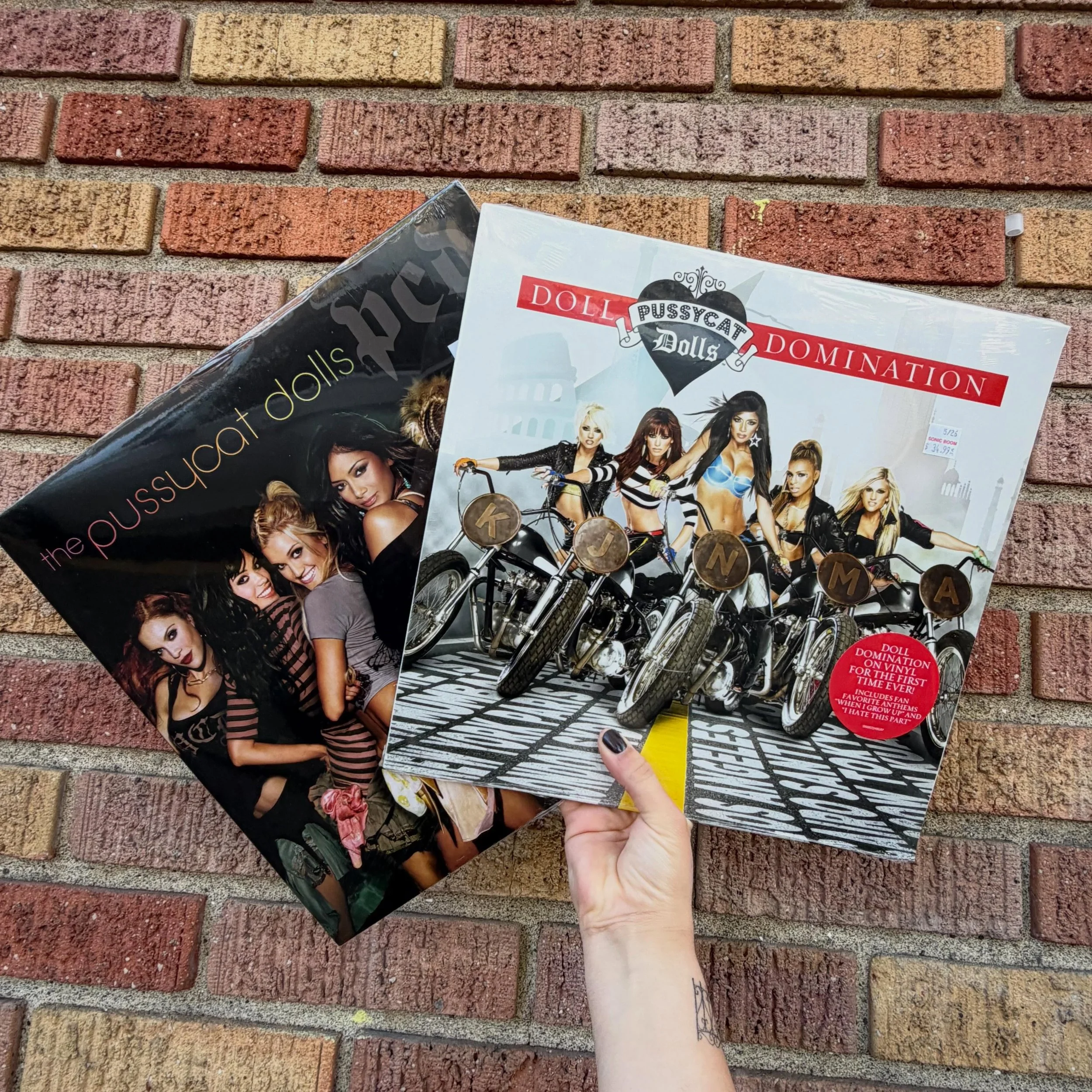 Don&rsquo;t Cha wish you had one of these epic new reissues or new releases? 😻👠

Whether it&rsquo;s the new Aldous Harding (already a staff fav and famously a @pitchfork 9/10) or the whimsical and nostalgic Gilmore Girls soundtrack on coffee-colore