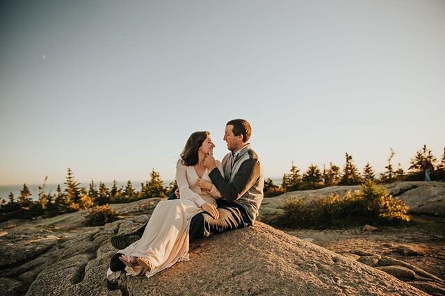 Little throwback from when made our way up to the top of Cadillac Mountain to capture Crystal &amp; Jimmy&rsquo;s sunset engagement😍