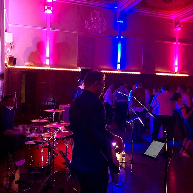 Massive congrats to Steve and Louise! Such a fun night 🎶🎸👰🏻🤵🏻
&bull;
&bull;
&bull;
&bull;
@mattcoello @rickyplaysbass @katdadswell @steffanjamesmusic @staugustines125 
#wedding #weddingday #brideandgroom #dancefloor #mrandmrs #livemusic #weddin