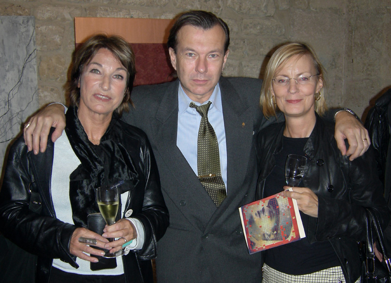 TD ON THE VERNISSAGE  WITH EX AND PRESENT CULTURAL ATTACHES SONJA MARTINSSON AND ANNIKA LEVIN.jpg