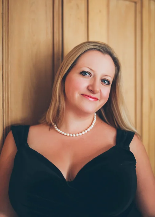 Libby Burgess - Piano