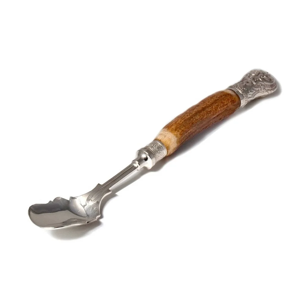 Stilton+Spoon+with+Horn+Handle.jpg