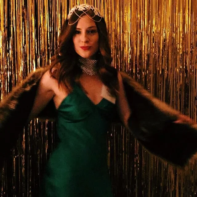 Rang in the New Year channeling Molly Moll wearing my prom dress from 2004. What better way to start 2020? #murdermystery // 📸 by @adriram_