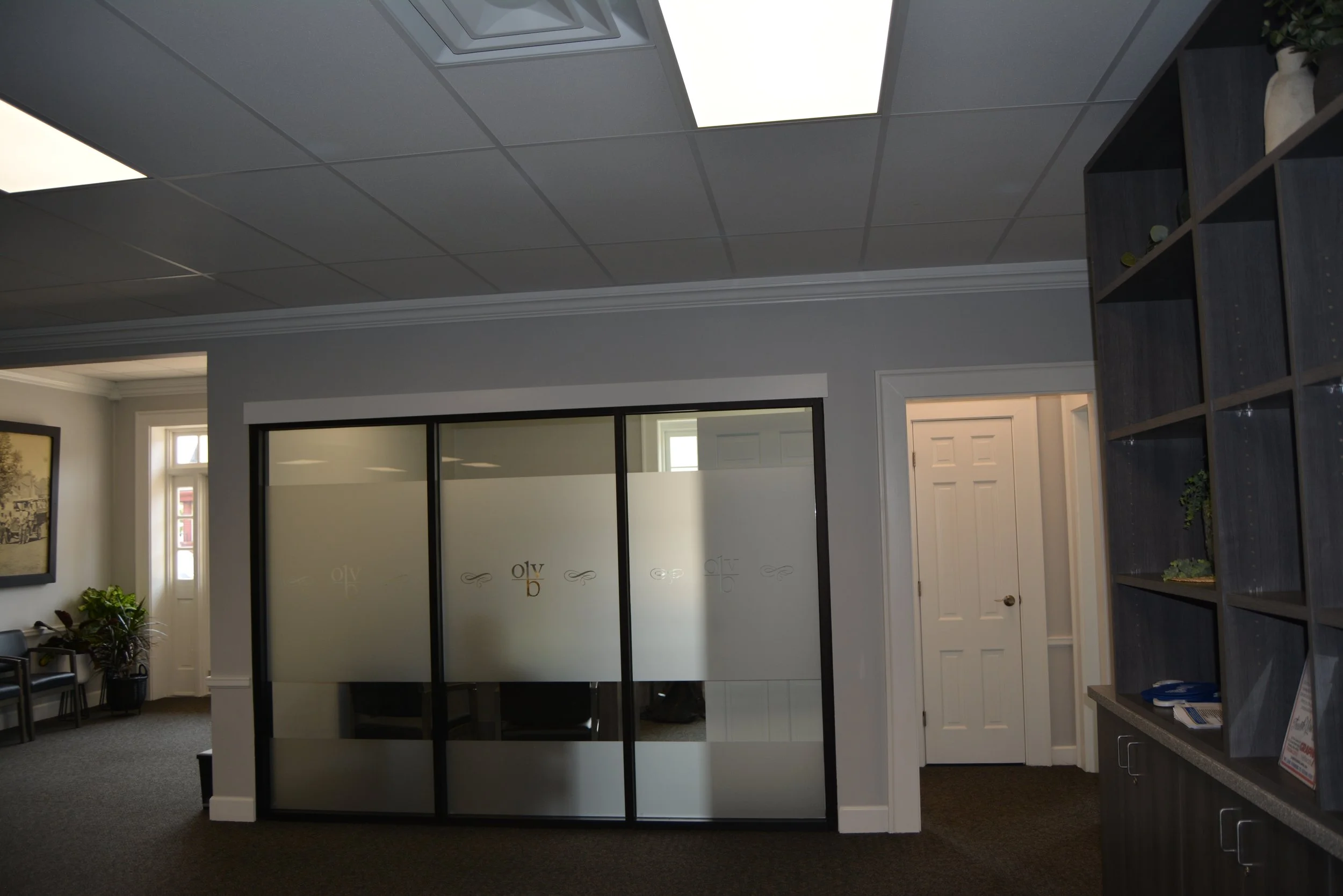 Ohio Valley Bank Interior Storefront