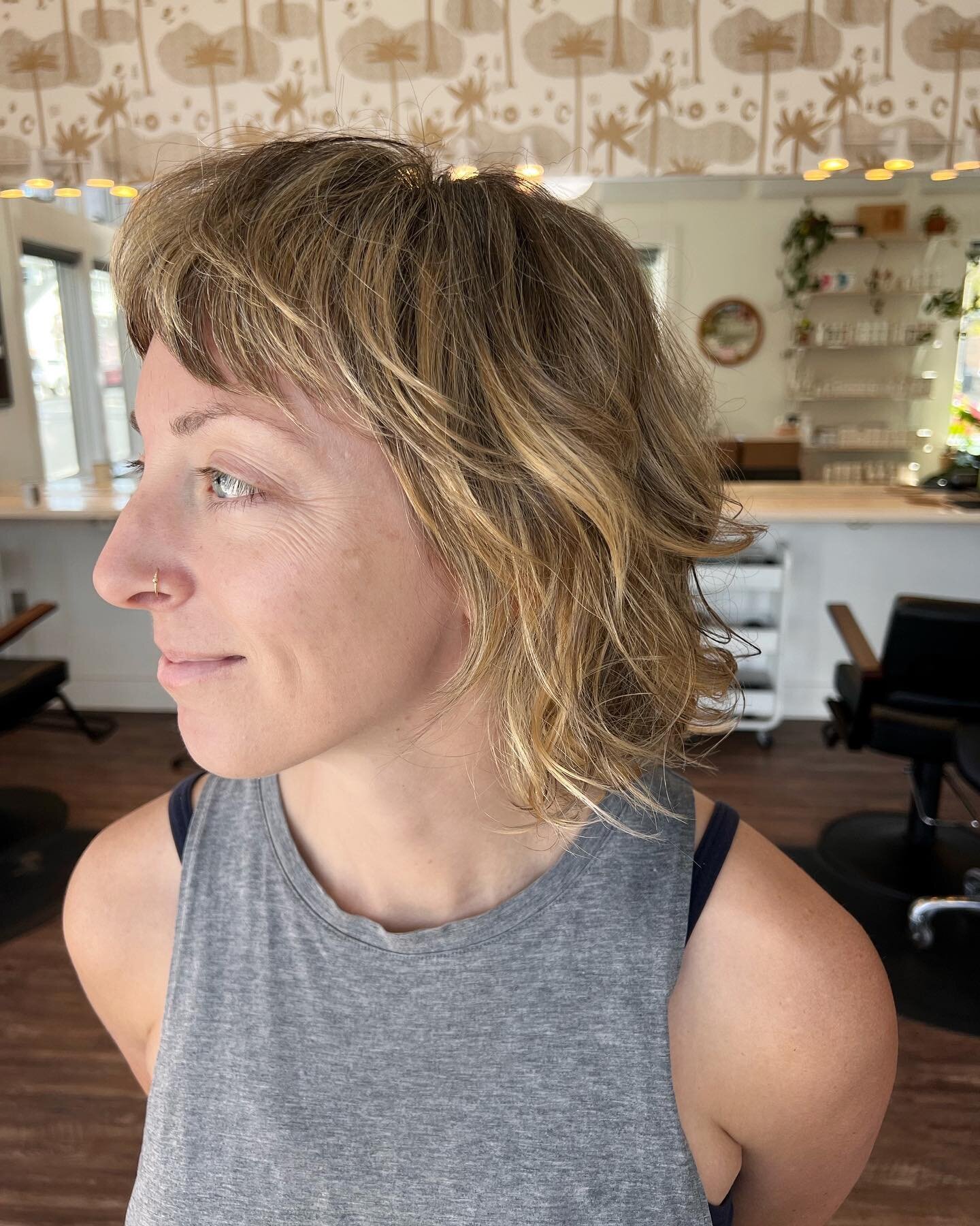 Open-air hand-painted highlights and haircut by Kelsie @kelsbot , done at Vacation Club
.
.
.
 #vacationclub #vacationclubpdx #portlandsalon #humboldtneighborhood #humboldtportland #portlandsbestsalon #crafthairstyle #pdxhair #portlandhair #portlands