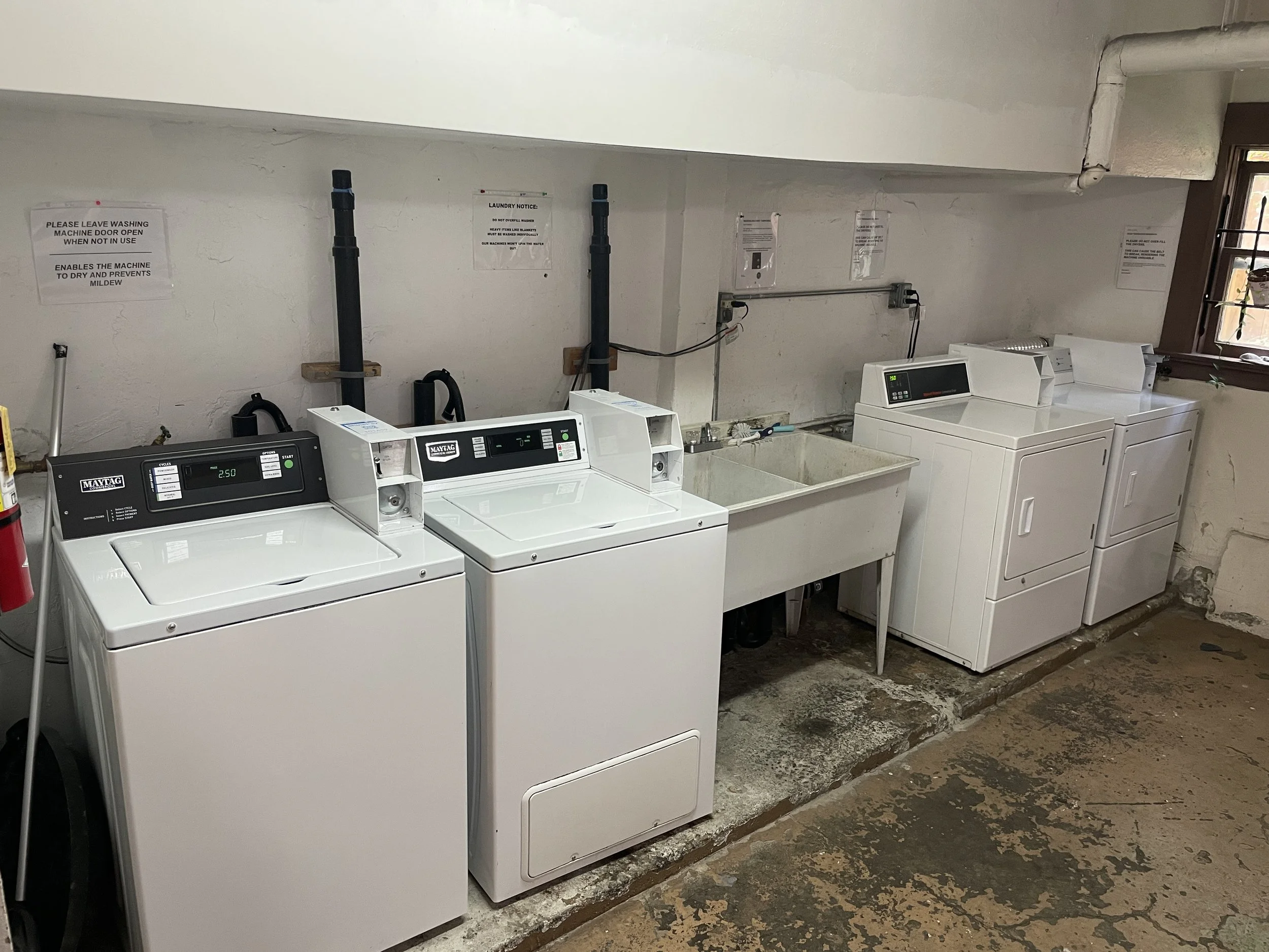 2523_laundry.JPG